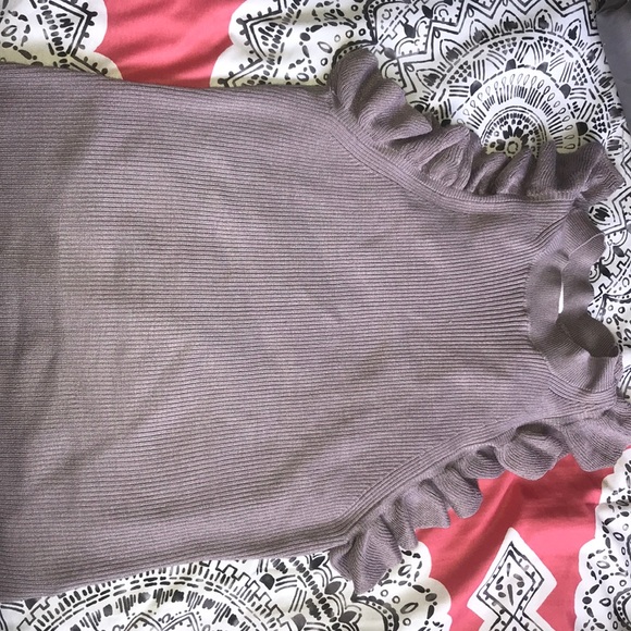 H&M Tops - Cute knit Racerback top!